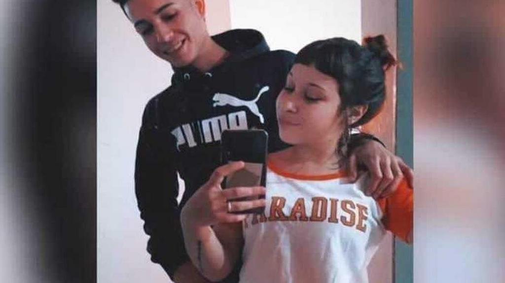 Dijo que su novia, de 16 años, se suicidó pero se sospecha que la estranguló