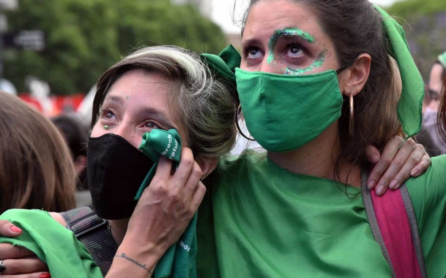El festejo de la multitud "verde" al grito de "aborto legal en el hospital"