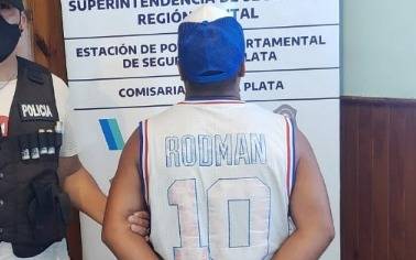 Detuvieron en City Bell a un jubilado que amenazaba a sus vecinos