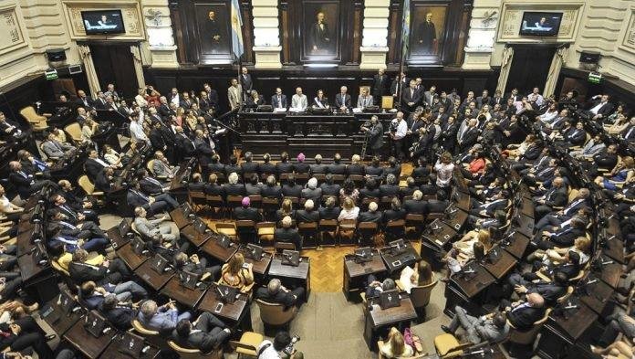 La negociación por el Presupuesto sigue trabada y se aprobaría casi en Navidad