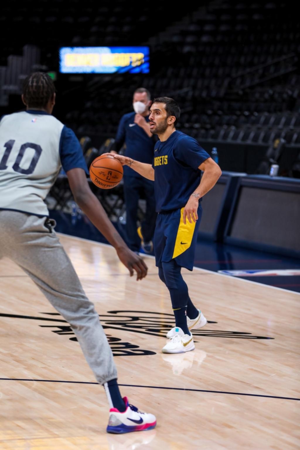 A Campazzo le llegó la hora de sumar sus primeros minutos de pretemporada para los Nuggets