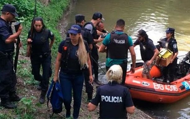 Cae banda liderada por jubilado que cruzaba un río en tirolesa para vender drogas en La Matanza