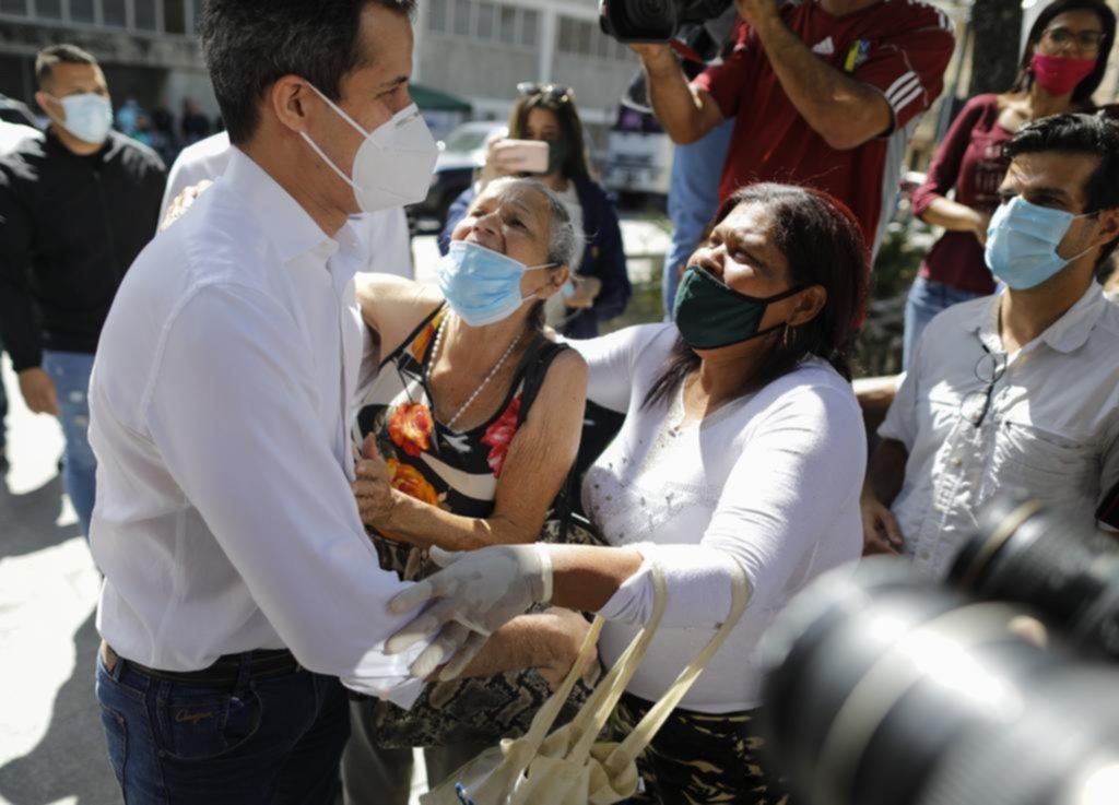 Seis millones de votantes en la consulta que organizó Guaidó contra Maduro