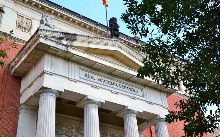 "Es innecesario": la RAE fue determinante con el lenguaje inclusivo y el uso de la "e"
