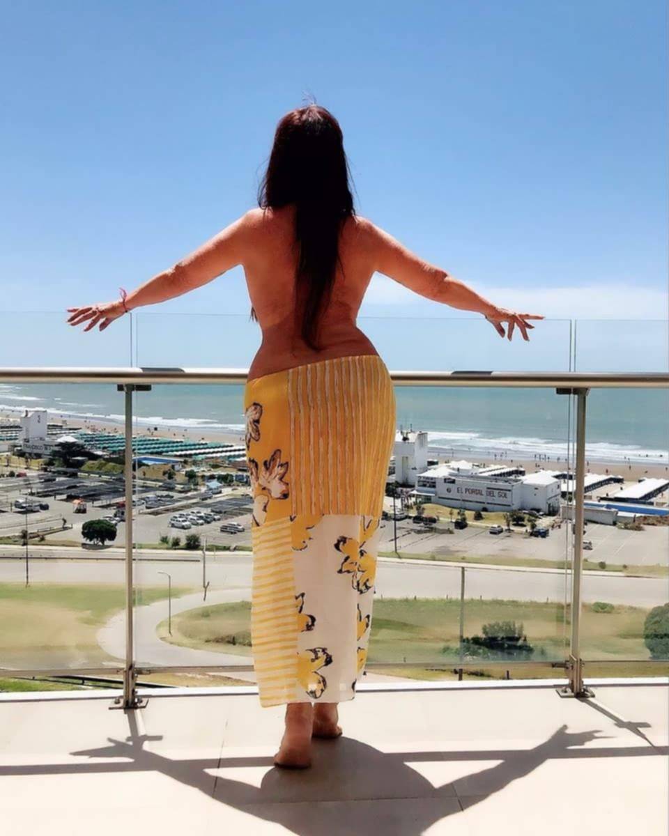 Moria Casan calentó las redes con un topless en Mar del Plata: al natural y sin photoshop