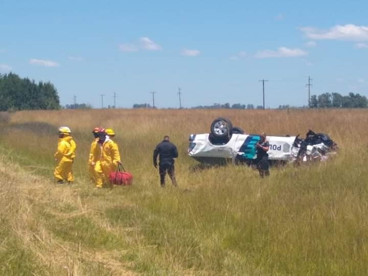 Un policía de Berisso herido al volcar un móvil 0 km en Vidal