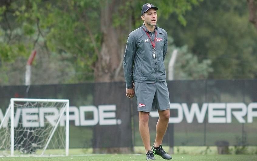 Desábato va recuperando soldados para enfrentar a Racing