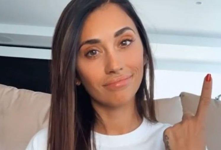 ¿Se operó o no se operó?: la cara de Antonela causa intriga