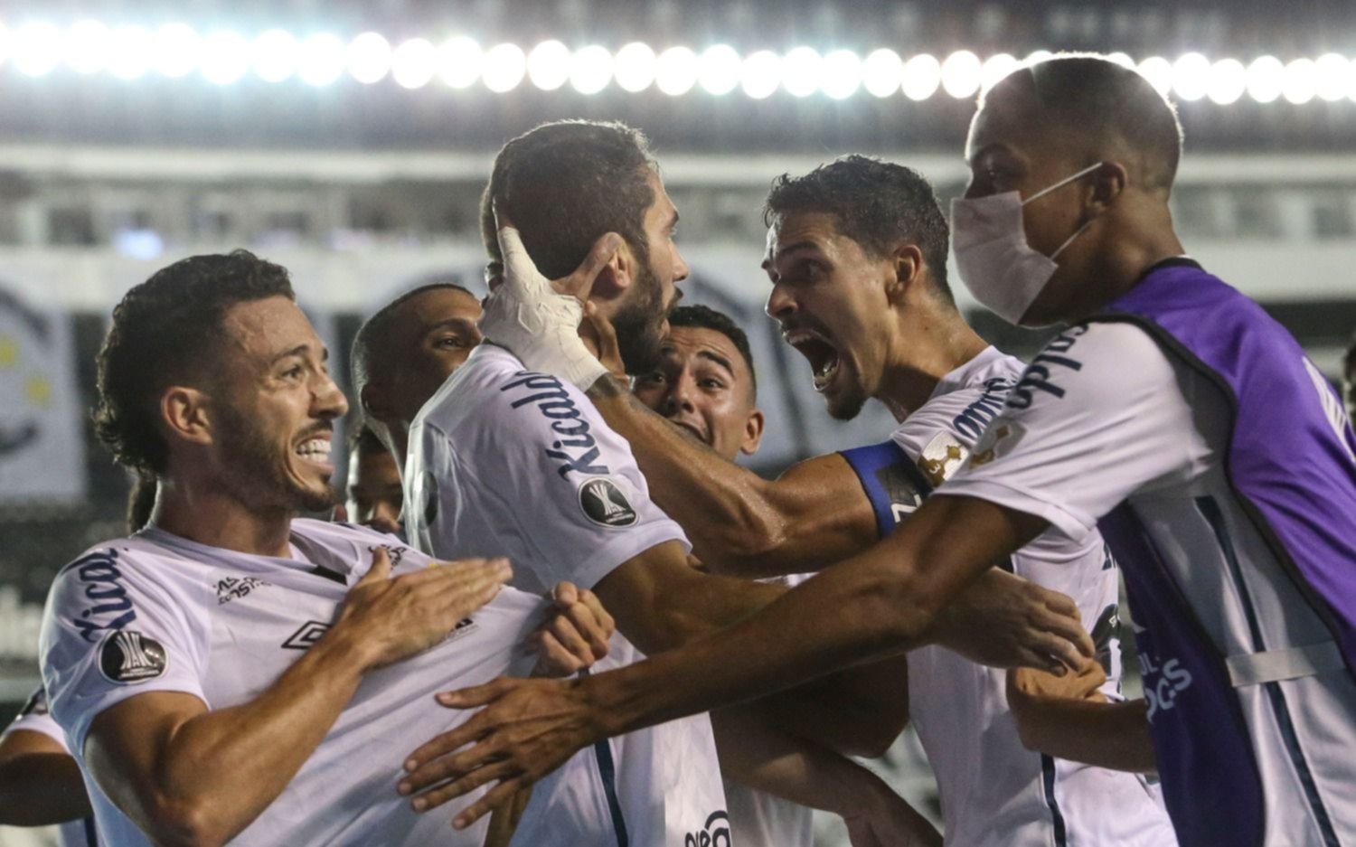 Santos goleó  a Gremio y es semifinalista de la Copa Libertadores