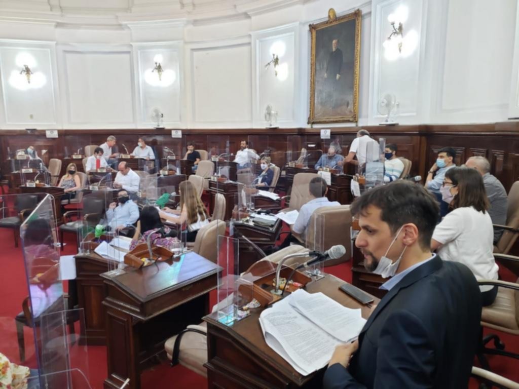 Fuertes cruces en el Concejo, que va calentando motores rumbo al año electoral