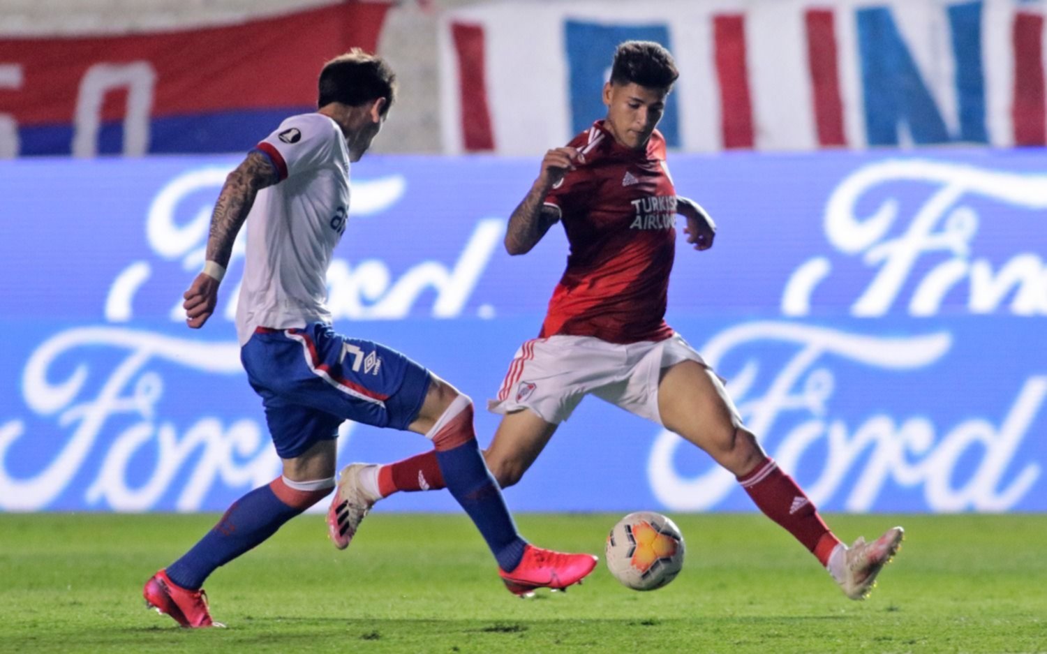 River enfrentará a Palmeiras el 5 y 12 de enero; la otra semifinal, 6 y 13/1