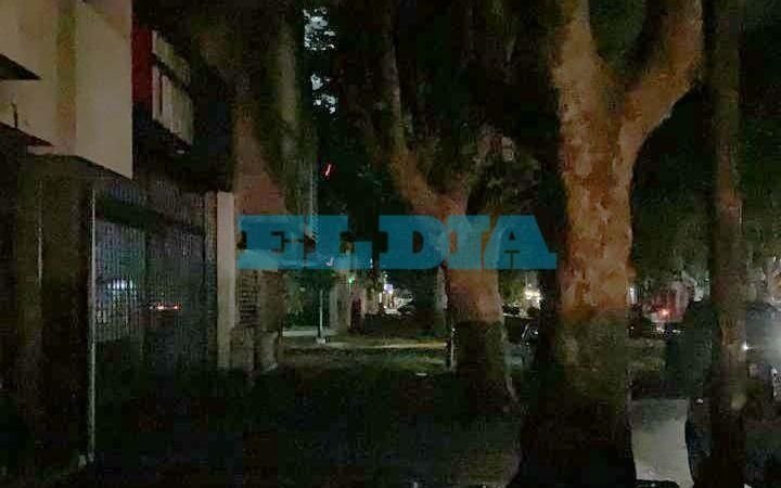 Reportan cortes de luz en varias zonas del Casco de La Plata