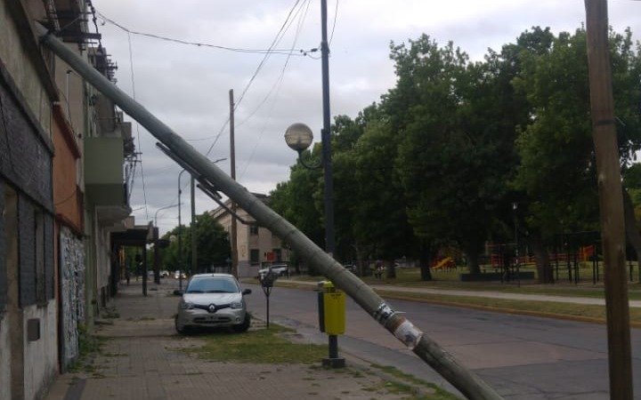 Se normalizó el suministro de energía en el 95% de los hogares afectados tras las ráfagas de viento, informó Edelap