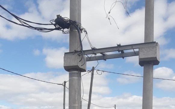 En 176 y 58 los vecinos aseguran que se robaron un transformador: "El barrio entero quedó sin luz" 