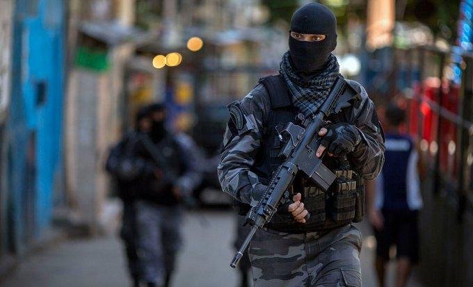 Río: balas perdidas matan a niños pobres y negros