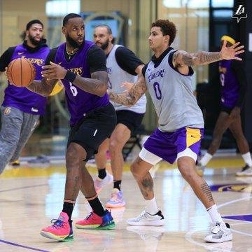 Tiempo de show en la NBA, con el clásico angelino y la llegada de Facu