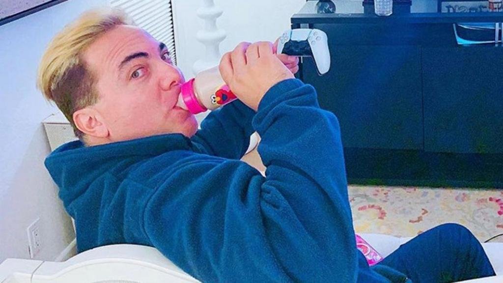 Cristian Castro quiere mamaderas para todos