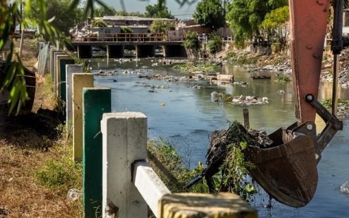 La municipalidad continúa con la limpieza de los arroyos