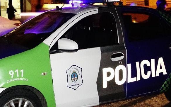 Horror en Villa Elvira: encontraron una mujer degollada en su casa e investigan si fue femicidio