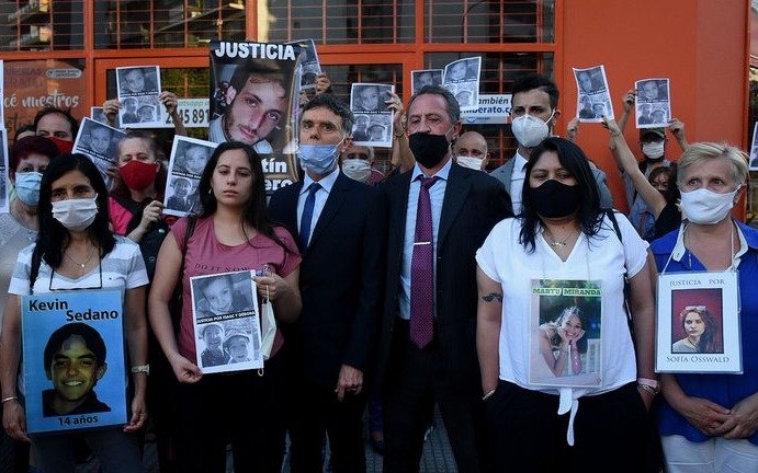 "Es imperdonable lo que hizo", dijo la hermana de Isaac sobre Ricardo Papadopulos