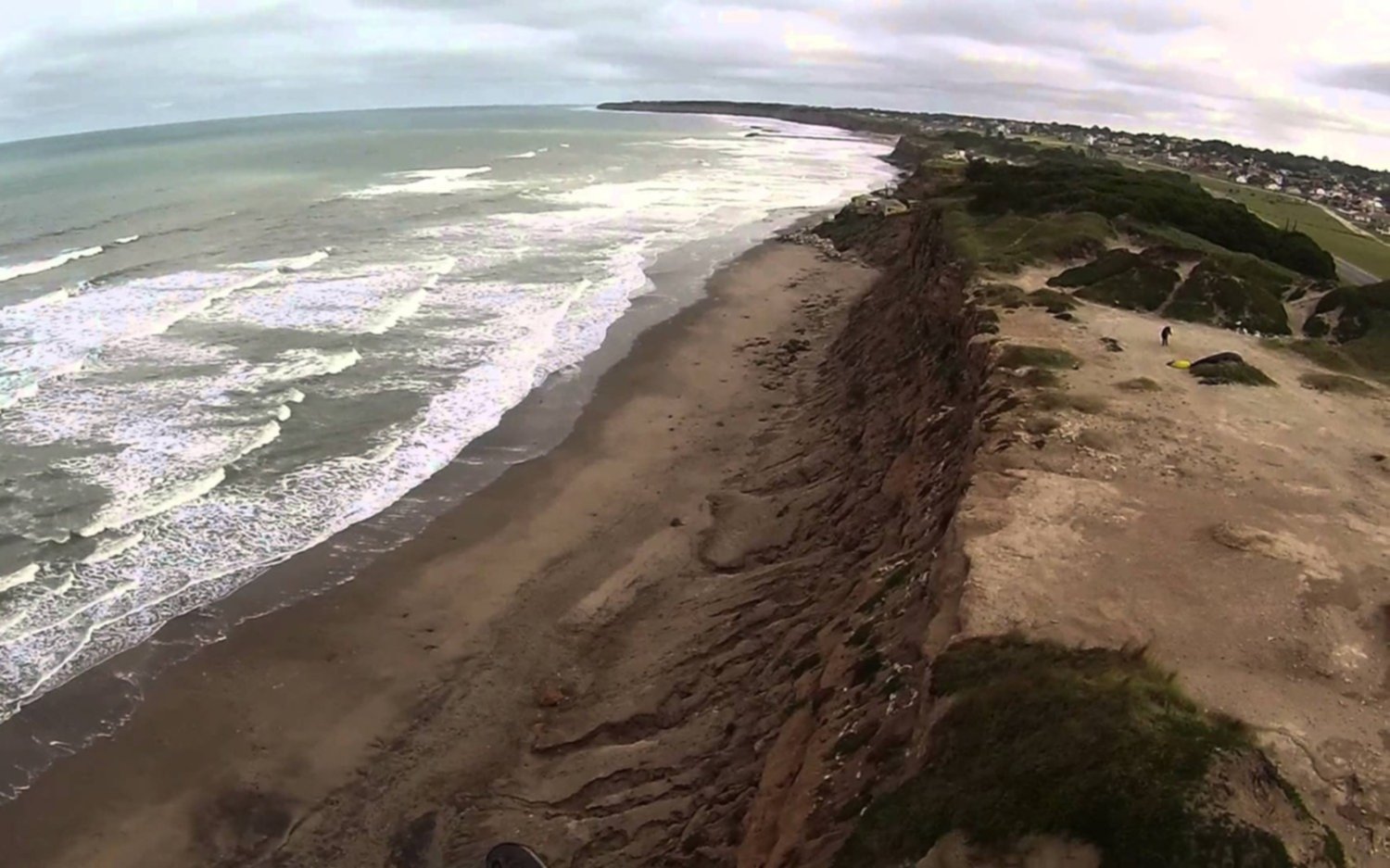 Una mujer cayó de un acantilado en Mar del Plata: está grave