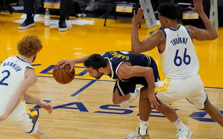 NBA: pocos minutos en cancha y ninguna anotación en el segundo partido de Campazzo en los Nuggets
