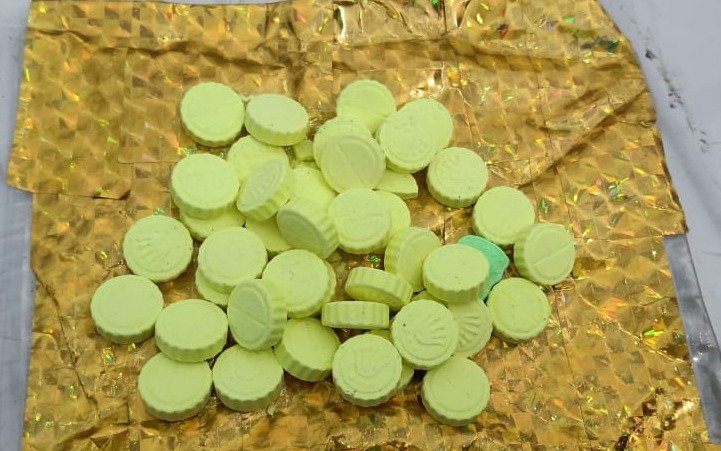 Villa Montoro: detienen a dos jóvenes con pastillas de éxtasis ante una denuncia por una fiesta clandestina
