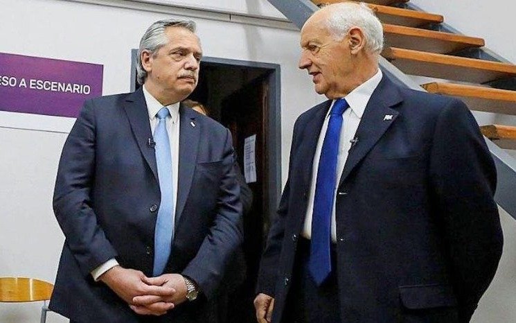 Lavagna publicó una carta con duras críticas al Gobierno: "Llegó la hora, no hay más excusas"