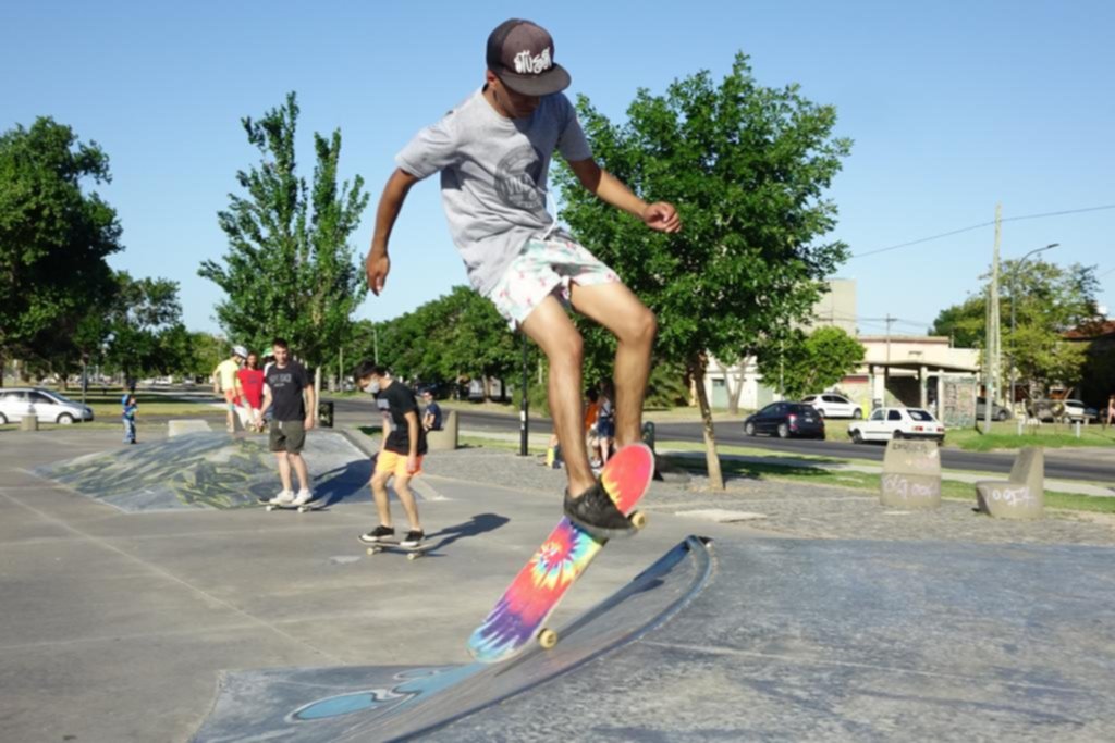 El skate, un furor surgido en los ‘70 que vuelve a agotar stocks en la Región