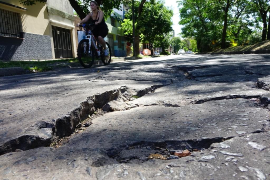 Un tramo clave de la diagonal 73 amplía el catálogo de calles minadas de baches