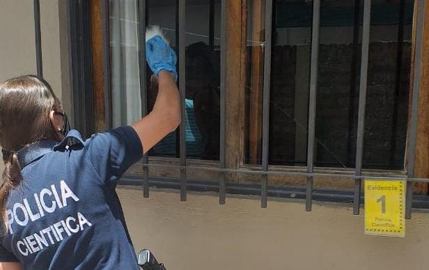 A una casa de La Loma esta Navidad llegó con el regalo desagradable de los ladrones