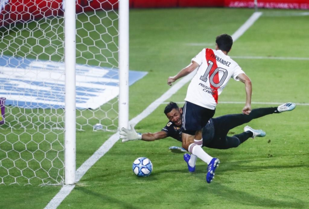 River alcanzó la punta con un triunfo que le costó demasiado
