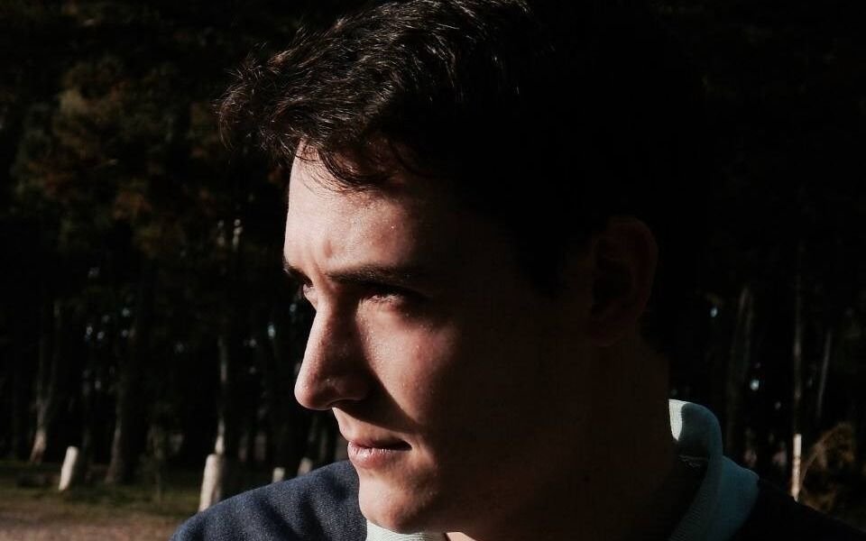 "Fue una actitud cobarde, me sorprendieron por la espalda", dijo el joven atacado por rugbiers