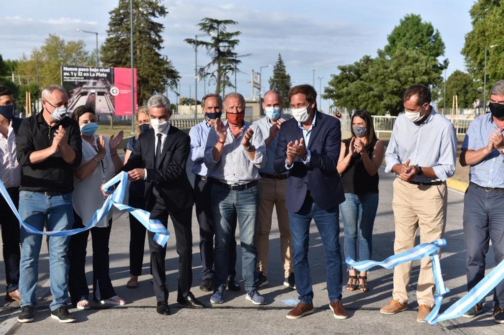 Meoni y Garro inauguraron oficialmente el paso bajo nivel de 1 y 32
