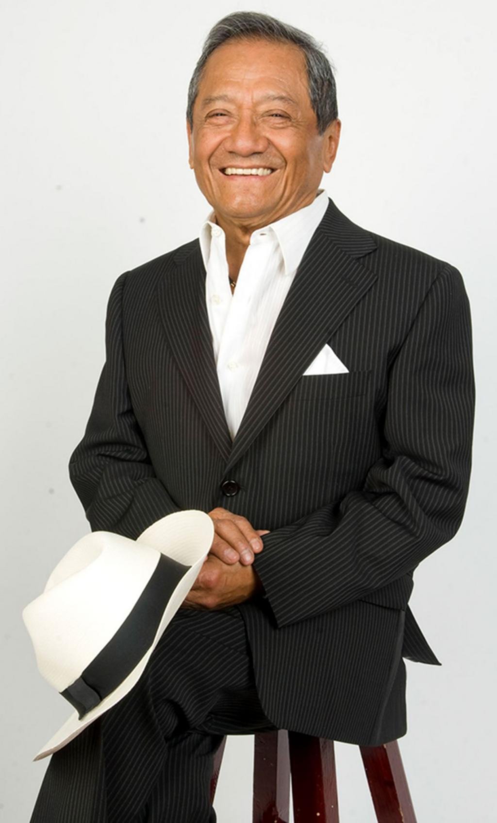 Adiós al último romántico La muerte de Armando Manzanero deja a la canción de amor sin voz