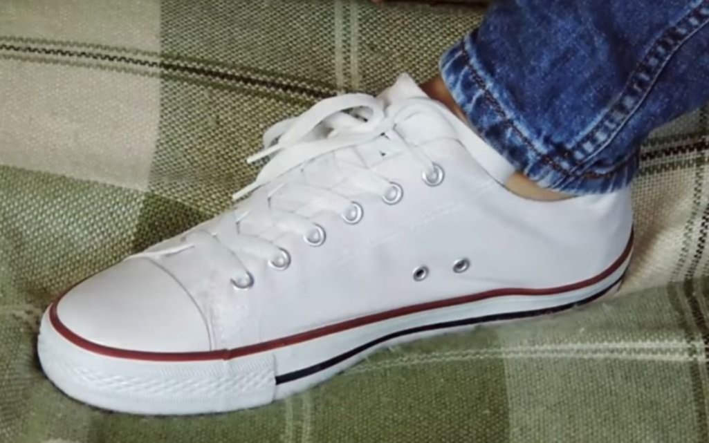 ¿Lo sabías? Para que sirven los agujeros al costado de las zapatillas: no es para ventilar