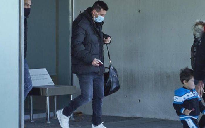 Messi ya volvió a Barcelona tras pasar la Navidad en Rosario