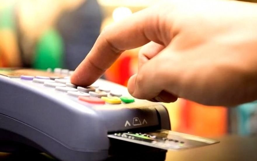 Le ponen tope de $5.000 a algunos consumos con tarjeta de débito