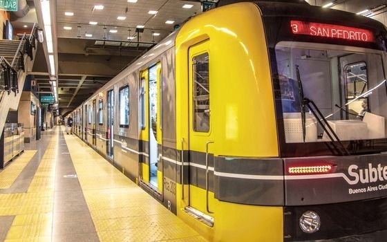 La empresa Metrovías seguirá operando el subte y premetro de Buenos Aires hasta 2032