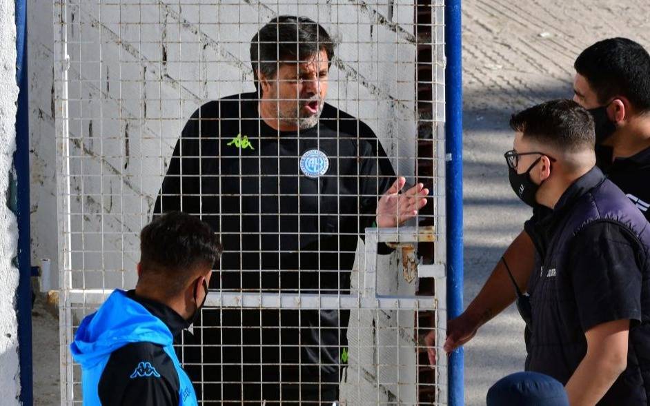 Otro lío en el ascenso: Caruso Lombardi con más acusaciones y nuevas polémicas