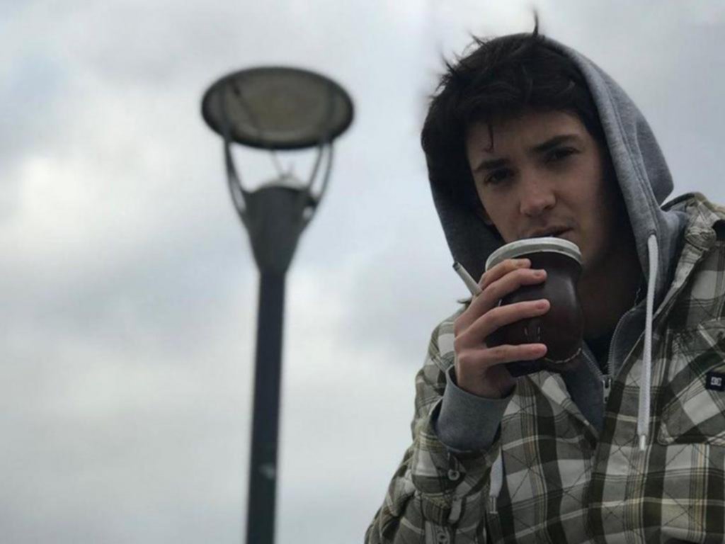 Ordenan detener a los mellizos platenses acusados de golpear a un joven en Claromecó