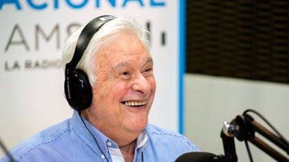 Larrea se despidió de la radio tras seis décadas
