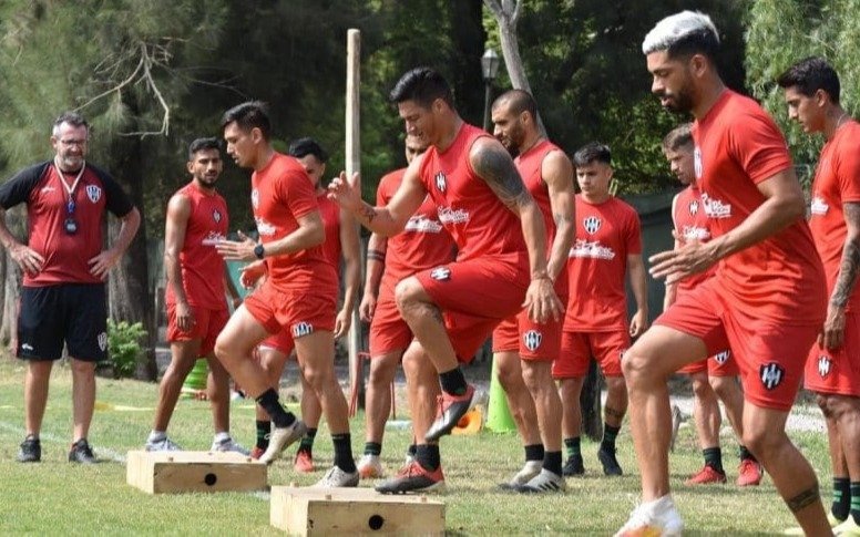 Equipo de Primera que estaba sin DT contrató a "un ex"
