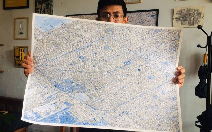¡Un genio! Estudiante de la UNLP dibujó a mano el mapa completo de la Ciudad en tres semanas