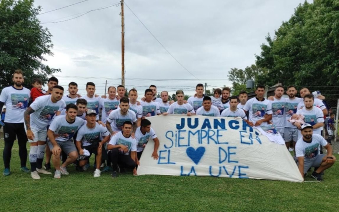 Emotivo homenaje de Etcheverry al DT fallecido en un partido clave