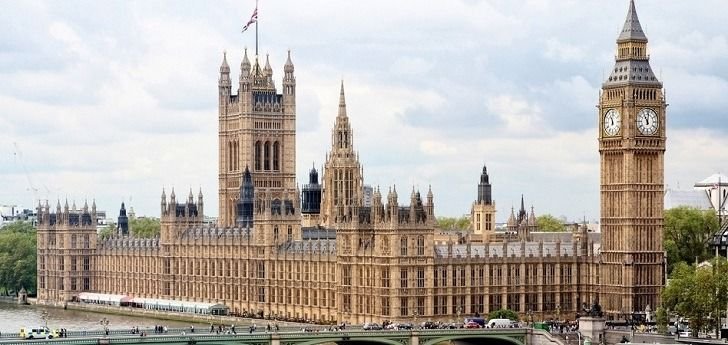 Parlamento blanco: hallan cocaína en 11 de los 12 baños del edificio británico