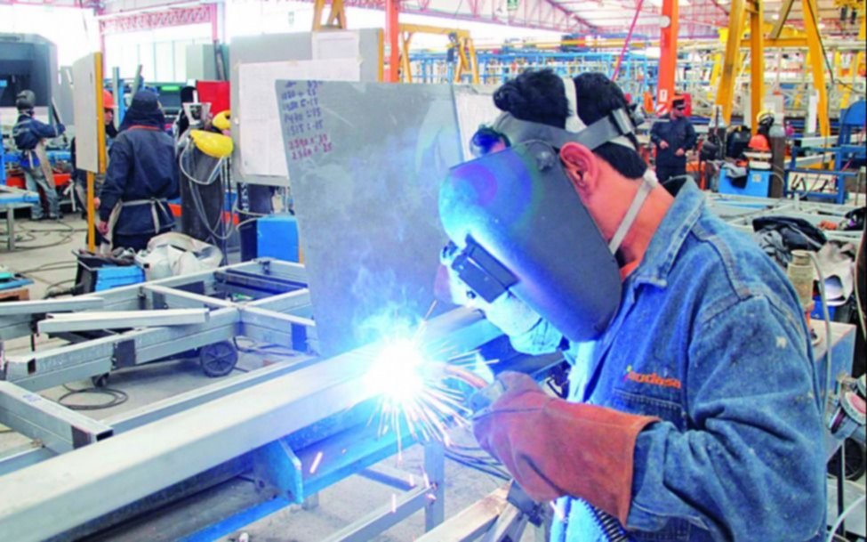 La actividad industrial argentina avanzó un 4,3 % interanual en octubre