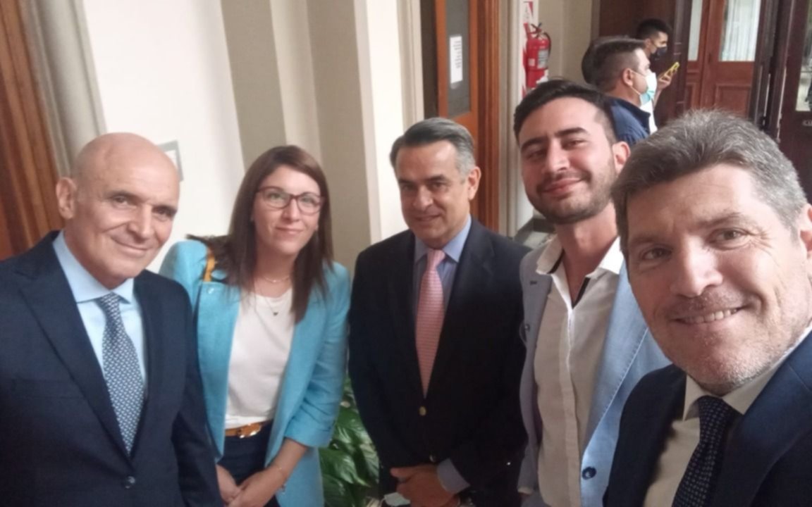 Espert acompañó a los tres diputados provinciales de Avanza Libertad que tomaron juramento