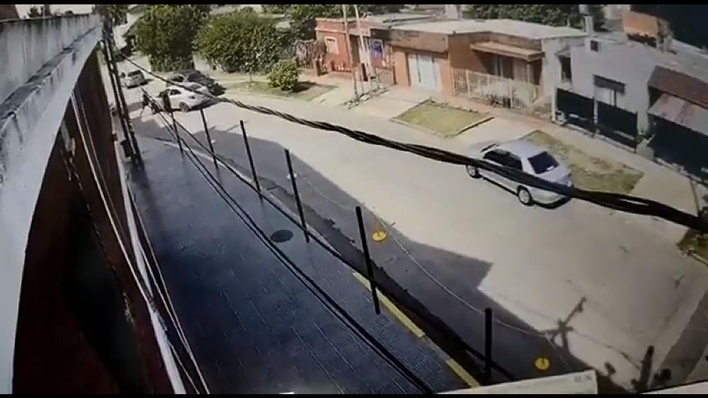Otra policía baleada al enfrentarse con ladrones en el Conurbano