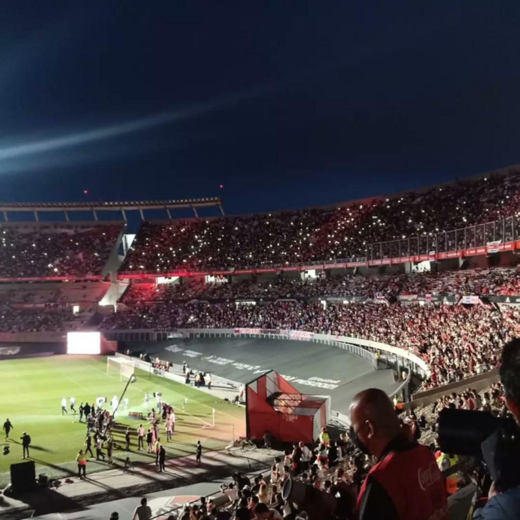 Los hinchas de River recordaron la gran conquista de Madrid